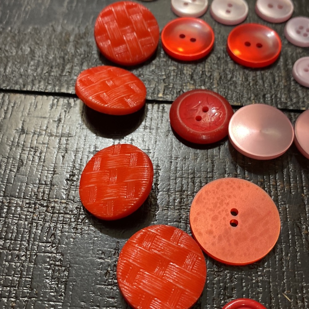 Assorted Vintage Sewing Buttons - Red & Pink Mix! - Picture 6 of 6